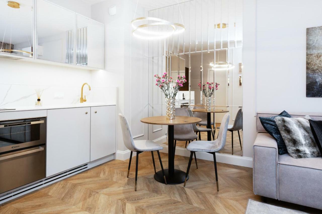 Mennica Residence Apartments By Renters Prestige Варшава Екстер'єр фото